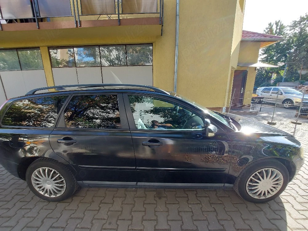 Vând Volvo v50 2.0d 2006