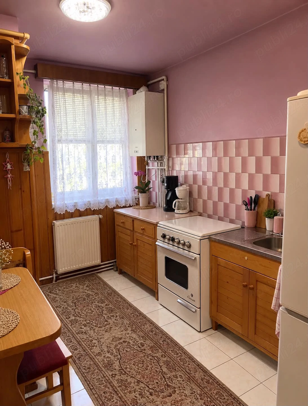 Proprietar vând apartament 2 camere Gherla, 52 mp, etaj 3, centrală, mobilat