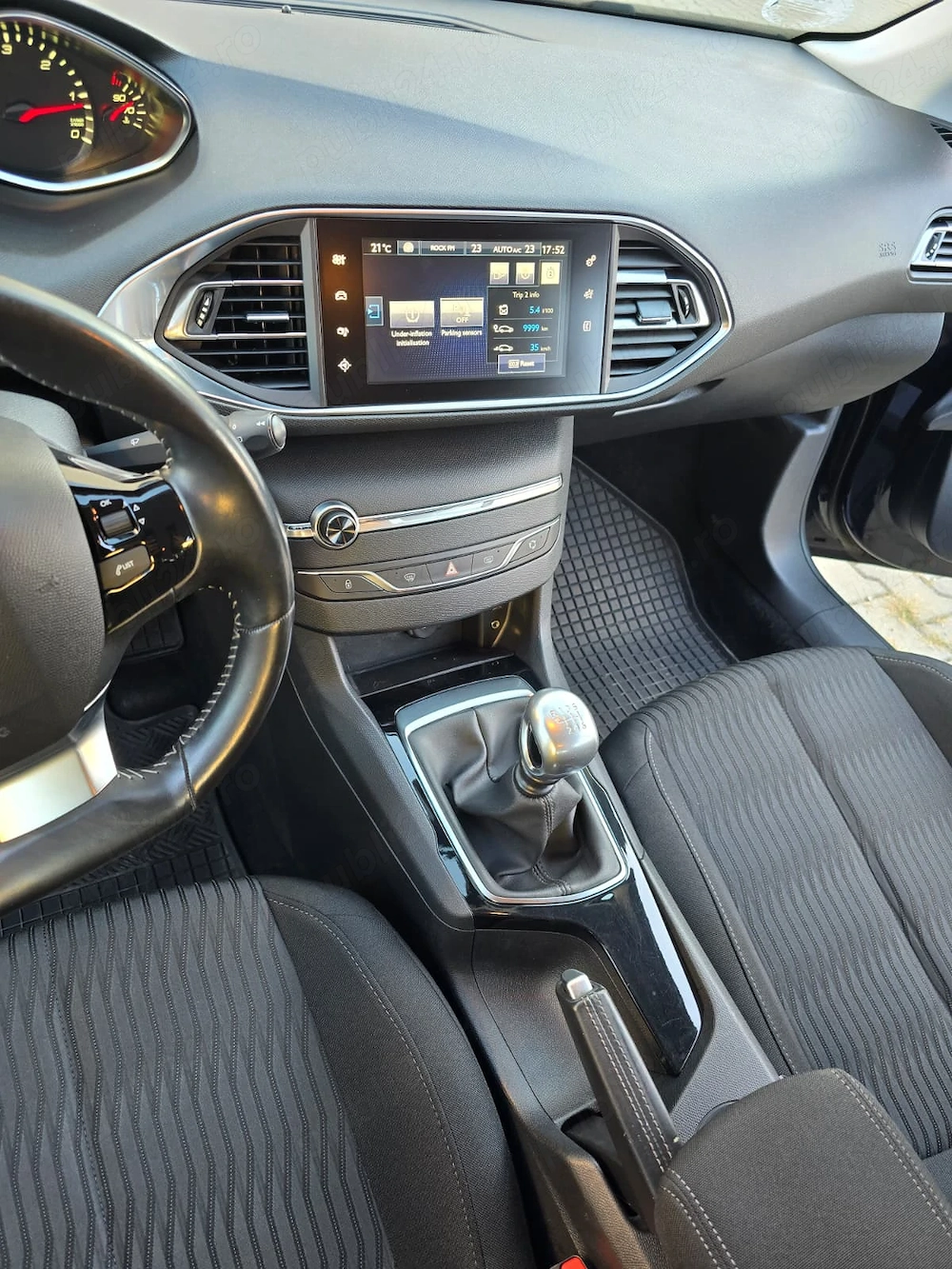Peugeot 308 SW 1.6 BlueHDi 120 CP | 2015 | 255.416 km | Carte service | 2 seturi anvelope