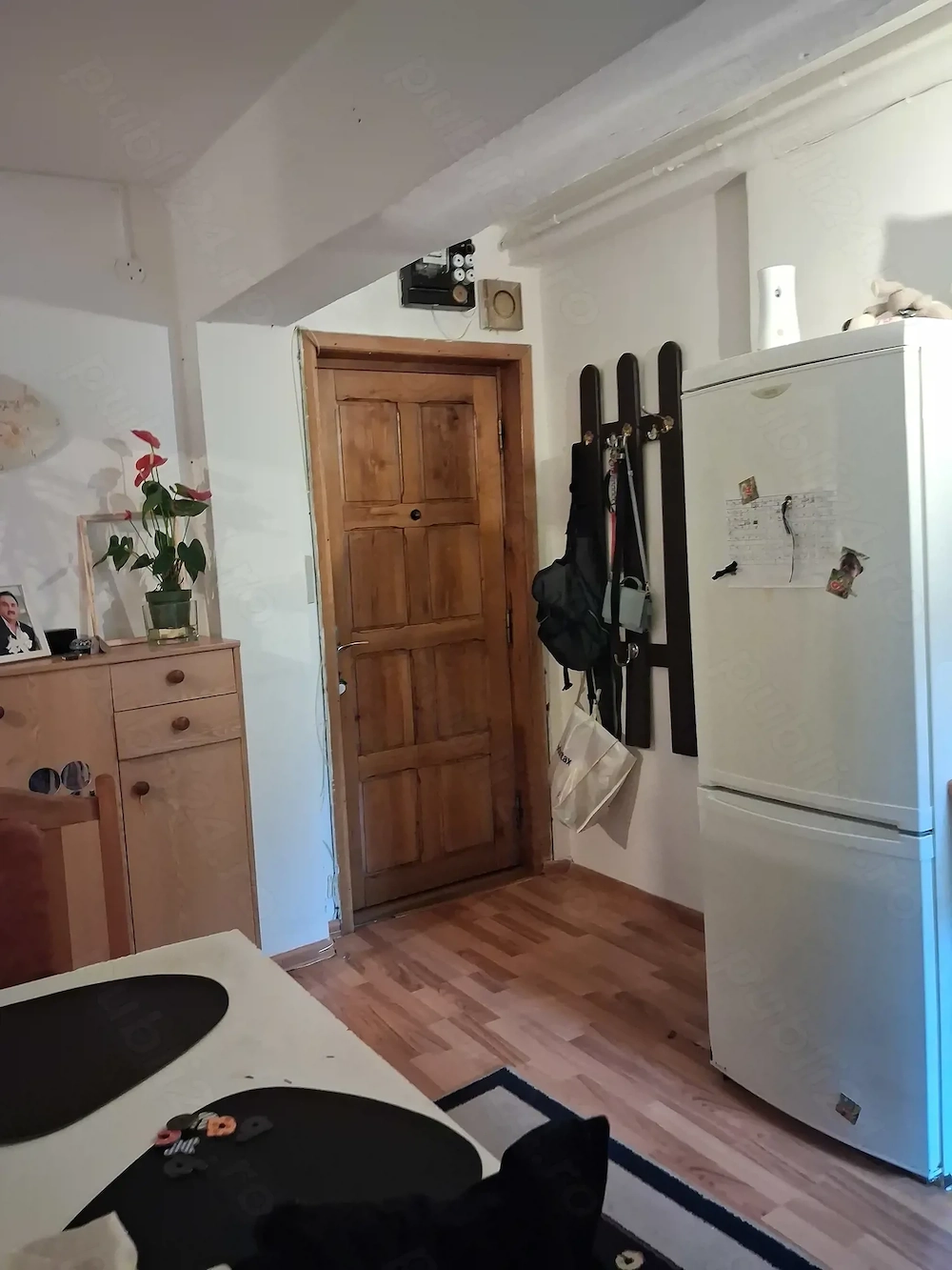 Vind apartament 2 camere decomandat.modificat.etaj 1