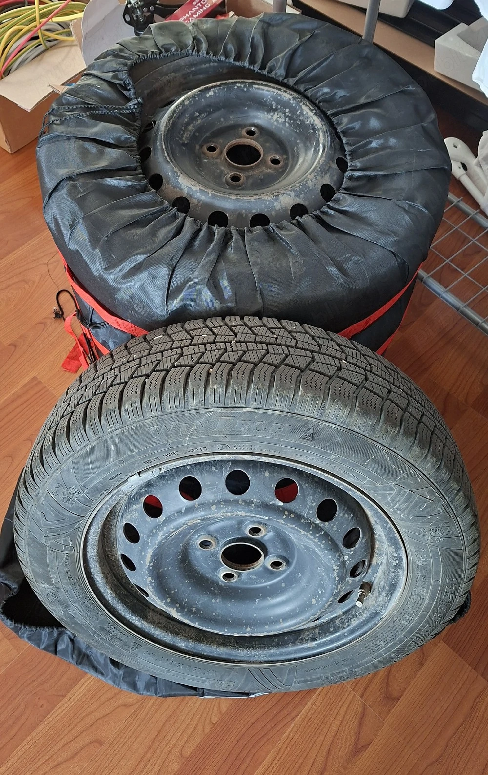 Jante de tabla Toyota + capace + anvelope iarna