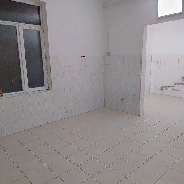 Închiriez spatiu comercial zona berzei 2300lei