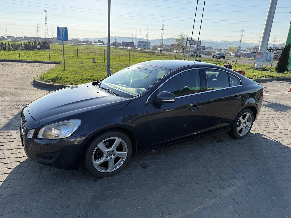Volvo S60 D3 Momentum | 2.0 Diesel | 163 CP | cutie automata