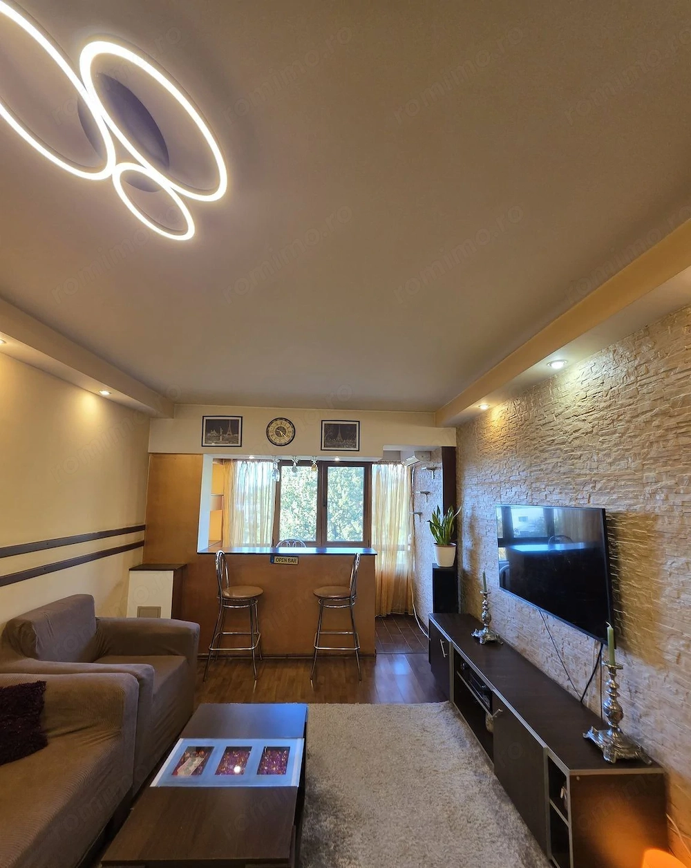Vanzare Apartament 2 camere, etaj 6/10, balcon open-space cu bar, – Favorit