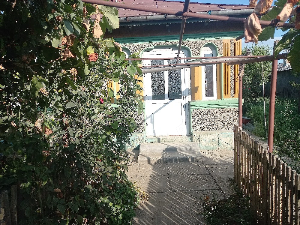 Vând casă bătrânesca în Vădeni ,Județul Brăila 