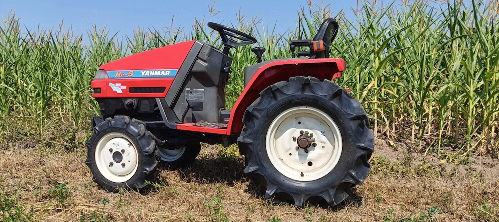 Vanzare Tractor tractoras japonez 4x4 Yanmar 14 cp cu freza de sol. IMPECABIL. Inmatriculat 