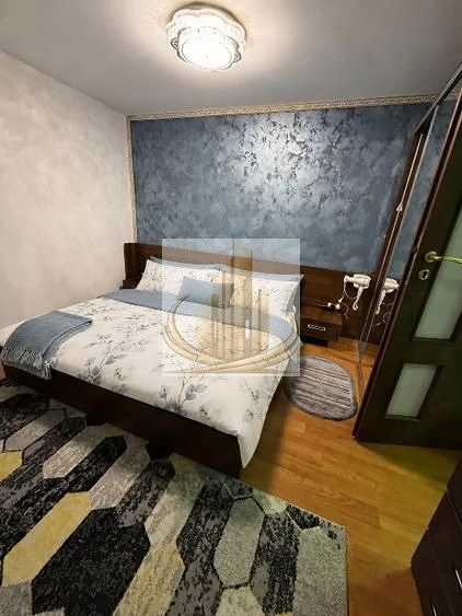 Se vinde apartament ( mansarda), 3 camere  74mp