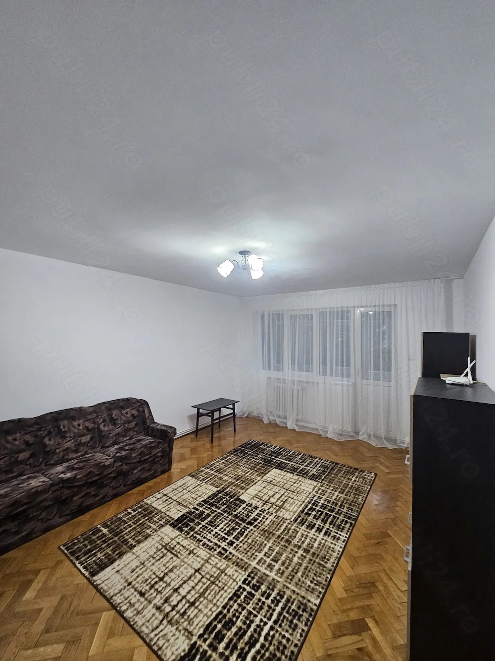 Proprietar | Închiriez apartament 2 camere DECOMANDAT, 72 mp, etaj. 2, CENTRALĂ PROPRIE