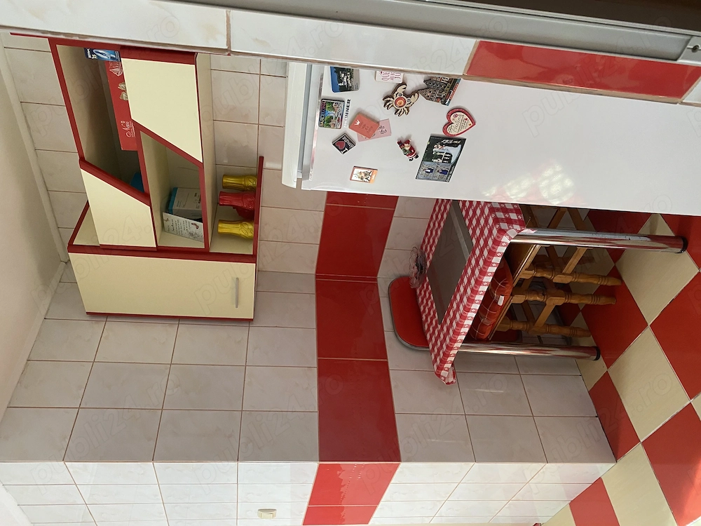 ofer spre inchiriere apartament 2 camere , zona poli 2 langa biserica Anastasia