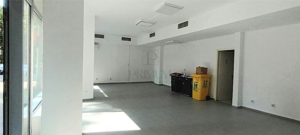 Spatiu comercial  cu vitrina  mare - Dambovita