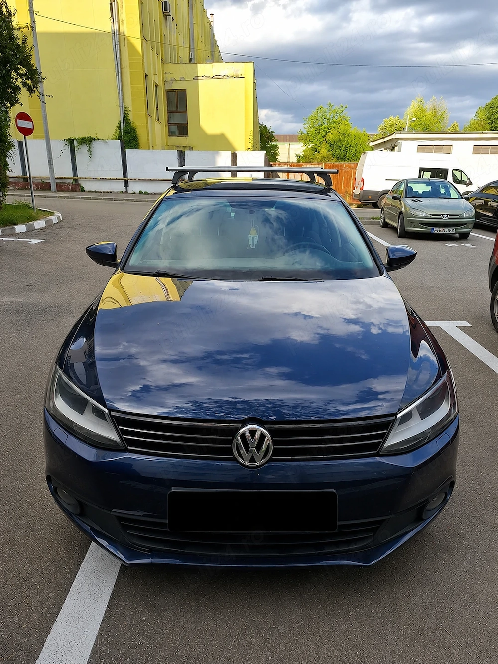 Volkswagen Jetta 2013 1.6 TDI   173.000 km   Climă 2 zone   Senzori parcare