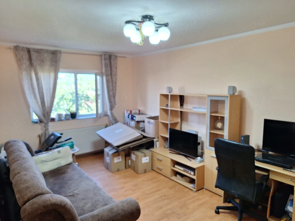 De vanzare apartament cu 2 camere, zona Lipovei