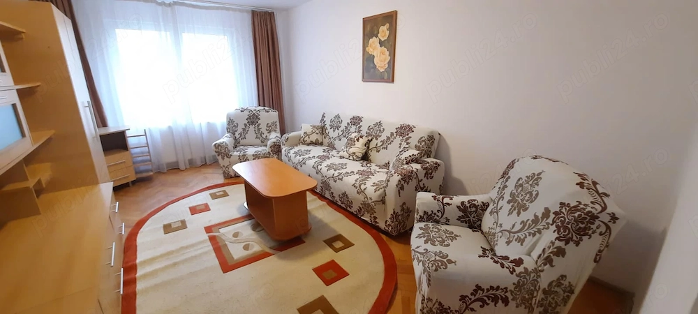 De inchiriat apartament cu 3 camere, Targu-Mures, Zona Pandurilor