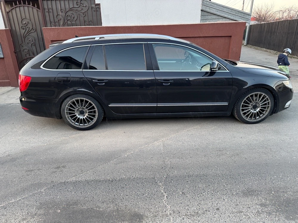 Vând Skoda Superb II Combi, an fabricație 2013, motor 2.0 TDI Diesel   140 CP, cutie manuală, 217.00