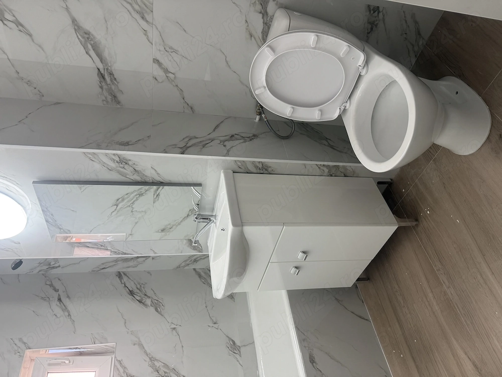 Vând apartament cu 3 camere republicii