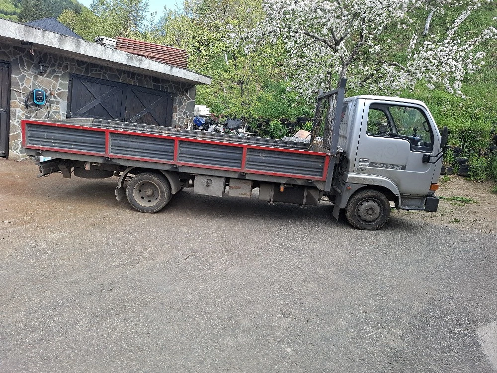 Camioneta  NISSAN 3,5 