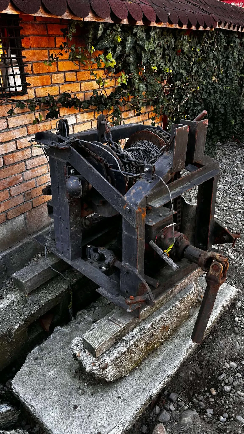 Troliu mecanic forestier