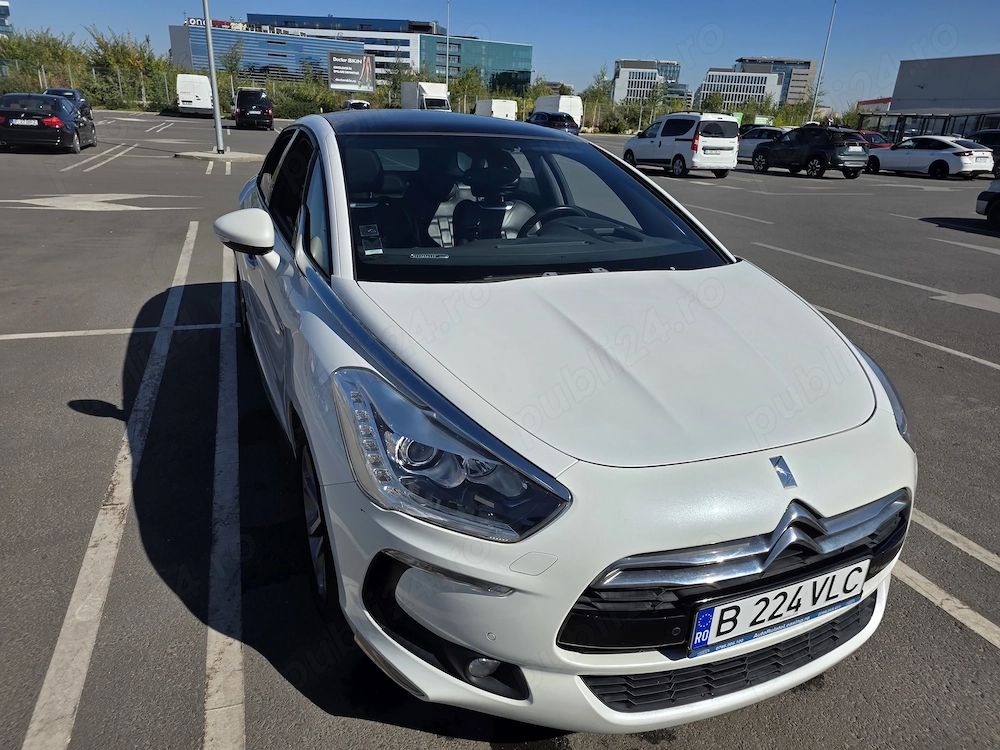 Citroen DS5 Hybrid4 Sport Chic, 2.0 HDi, 200 CP, 4x4 | Automata | Panoramic | Toate dotarile