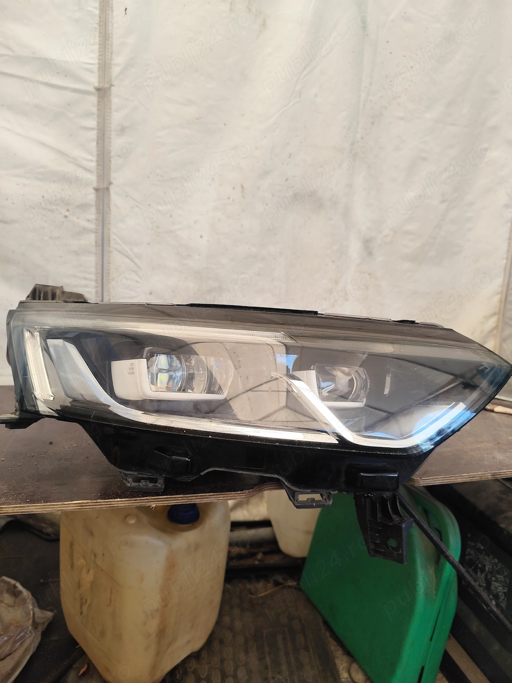 vand far dreapta renault koleos