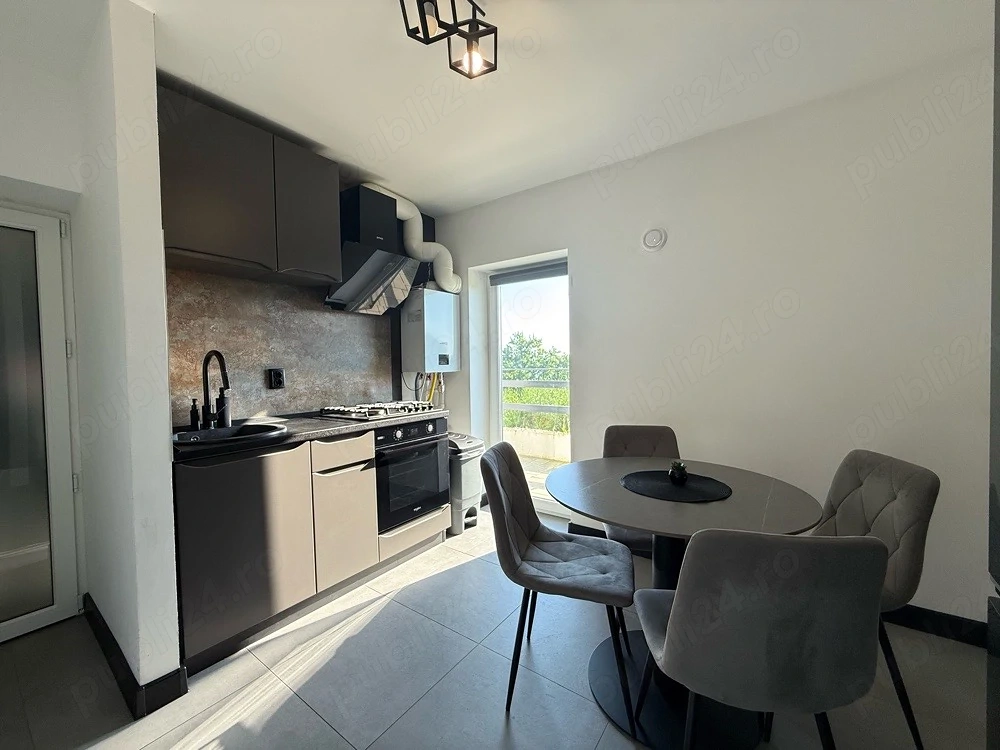 Proprietar vand apartament 2 camere decomandat parter