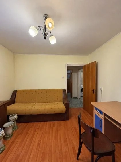 Vanzare Apartament 2 camere, 46 mp utili + lbalcon bloc 1970, Drumul Taberei