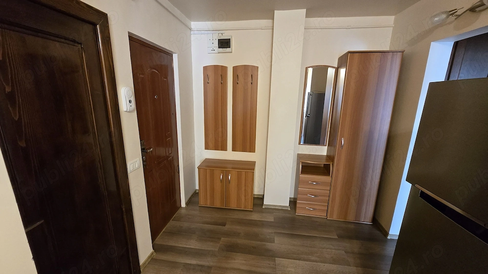 Apartament cu 2 camere decomandat zona centrala ,etaj 2,  strada g-ral Christian Tell, Tg-Jiu