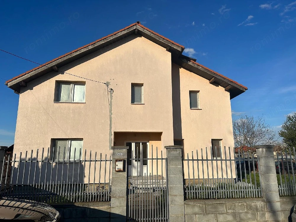 Vila individuală, cartiere rezidential de case noi.