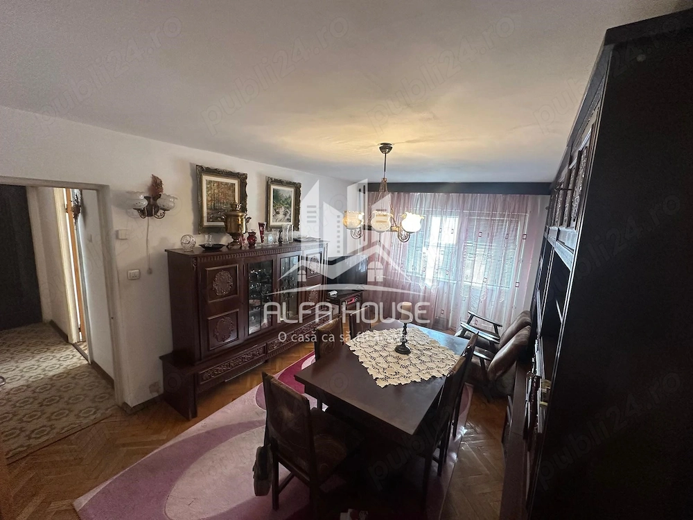 Vand 4 camere Decomandat zona Micro 4 Govandari etajul 1 