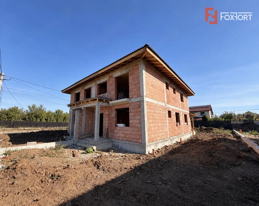 Duplex cu 5 camere, teren 360 mp cu toate utilitatile - Sanandrei
