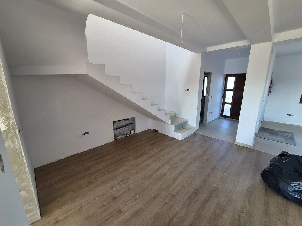 Duplex NOU. 4 camere. Spatios. La cheie