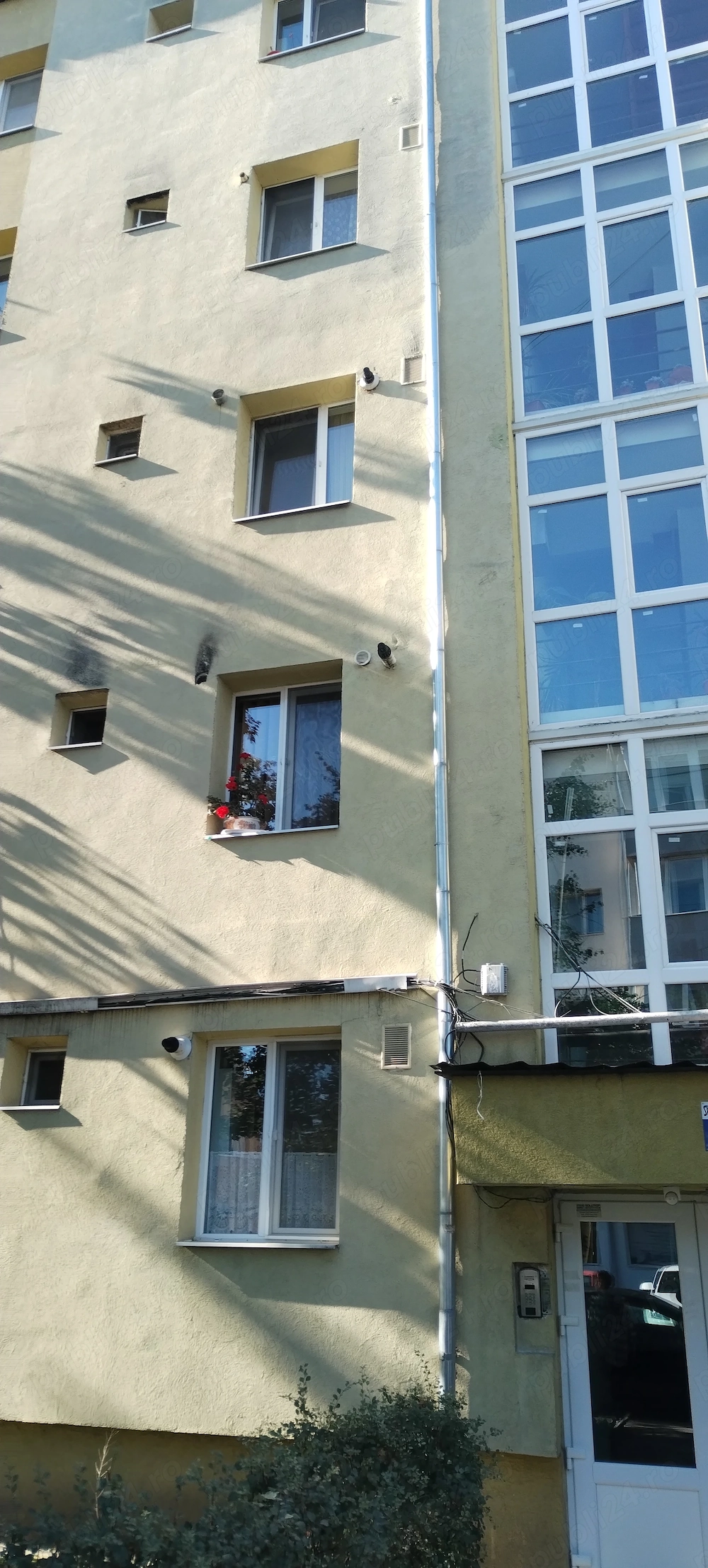 Apartament 3 camere etaj 3