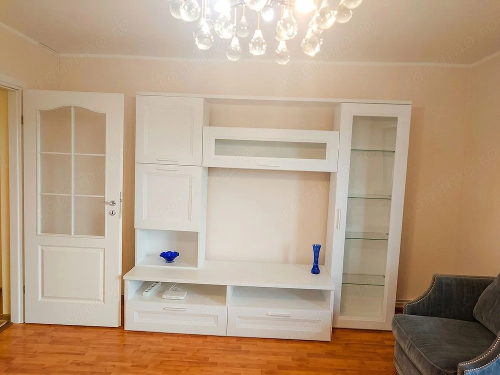 Apartament 3 camere zona Spitalul Judetean