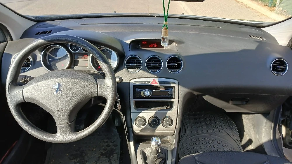 Peugeot 308 proprietar 62000km , motor 1,4 benzina 