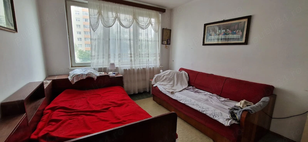 Proprietar, vând apartament 3 camere, etaj 2, B-dul Saturn (vis-a-vis de Orizont 3000)
