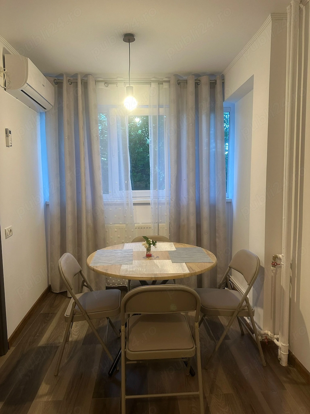 Închiriez garsoniera 