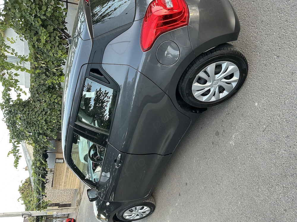Suzuki Swift hibrid cu numai 20900 km . 