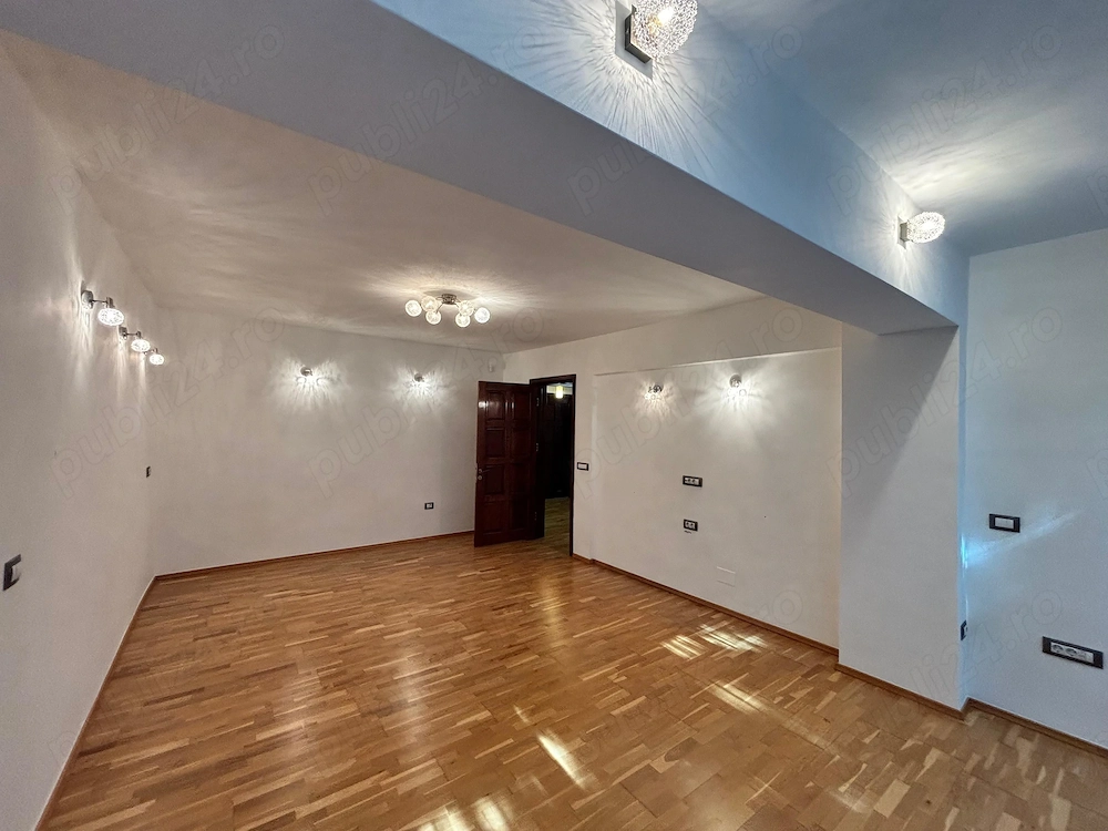 Apartament 3 camere et 1 Calea lui Traian zona Lahovari