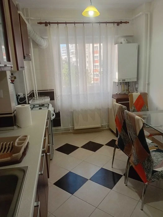 Inchiriez Apartament