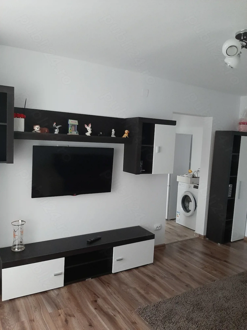 închiriez apartament cu doua camere La