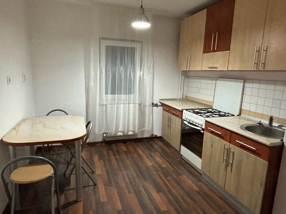 Pers.fizica dau in chirie ap.2 camere Tip PB zona Decebal 