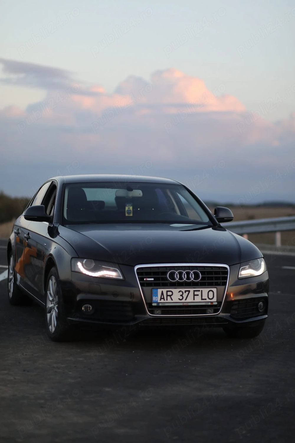 Vând Audi A4 B8, motorizare 2.0 TDI, 143 CP, an fabricație 2008