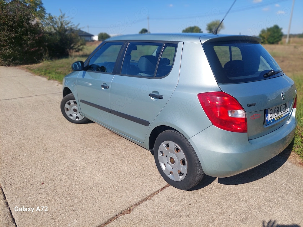 Vând Skoda Fabia 1,2 benzina