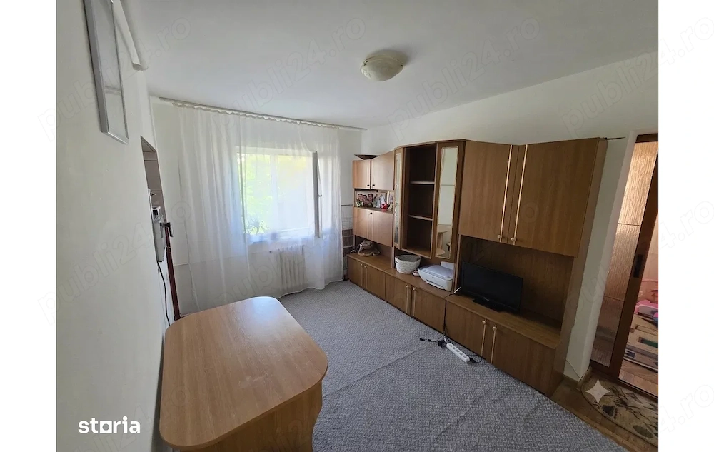 Ap. 3 camere, etaj 3 4, instalație electrică nouă, anvelopat, Petrișor