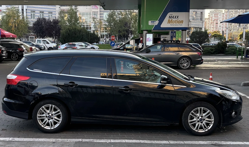 Vând Ford Focus Combi Titanium, Negru, motor de 140 CP