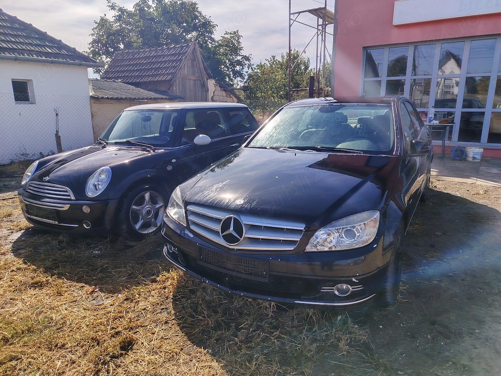 Vand sau dezmembrez mercedes C200