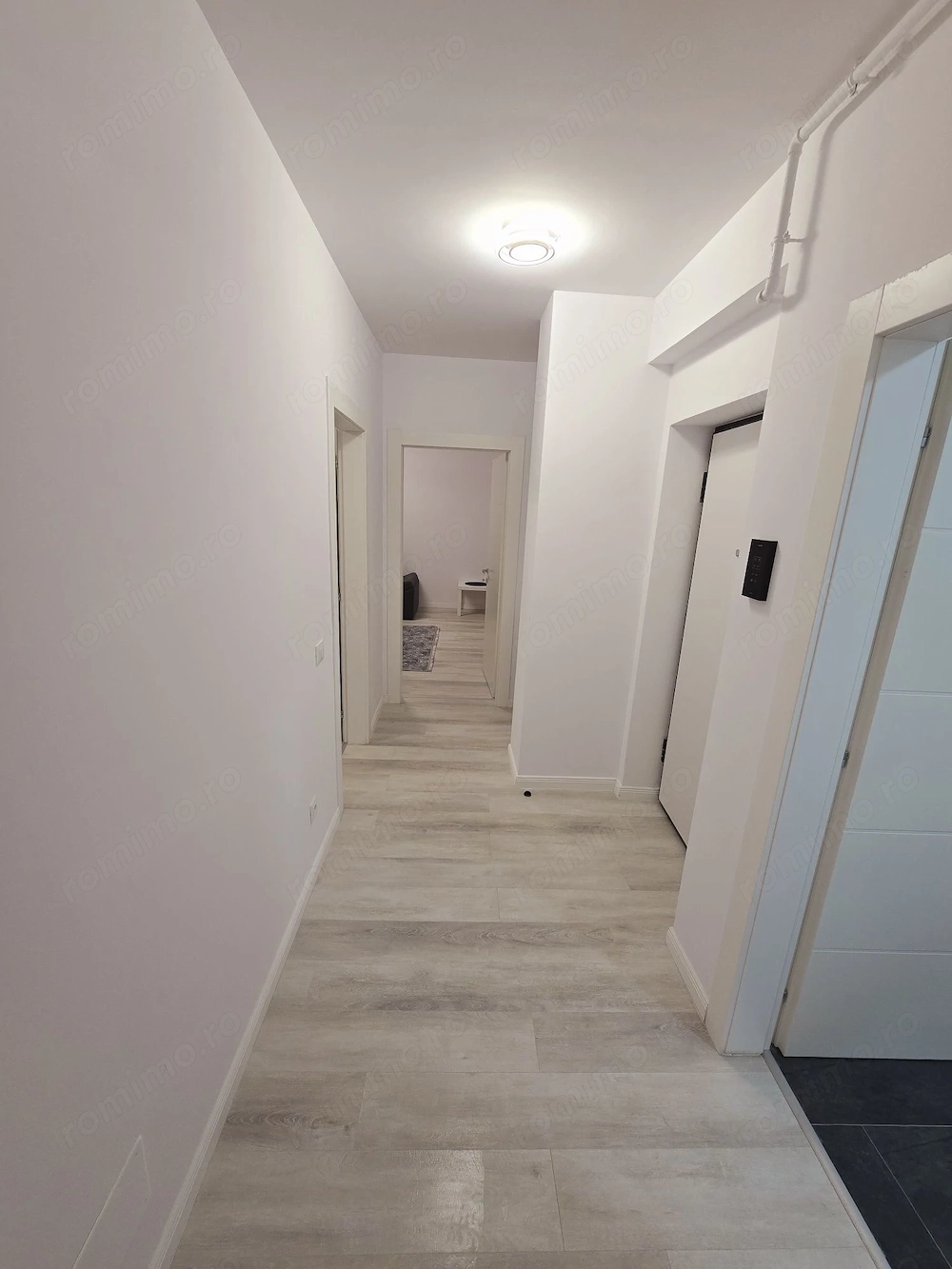 Închiriez apartament 2 camere