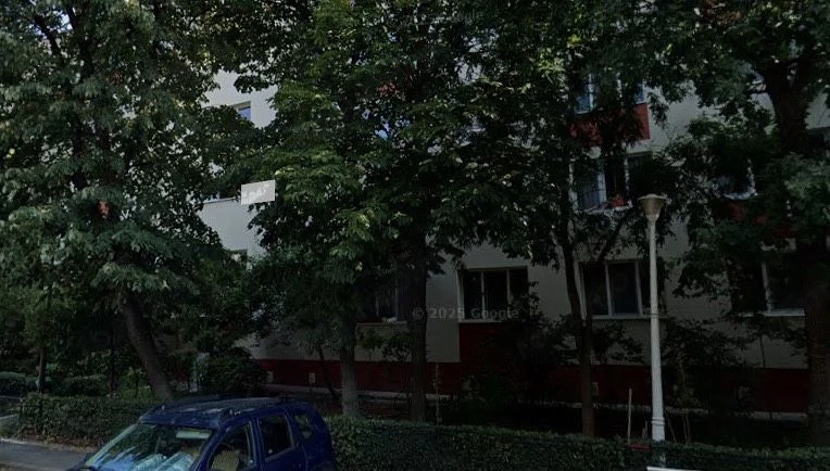 Vand apartament 3 camere sector 4