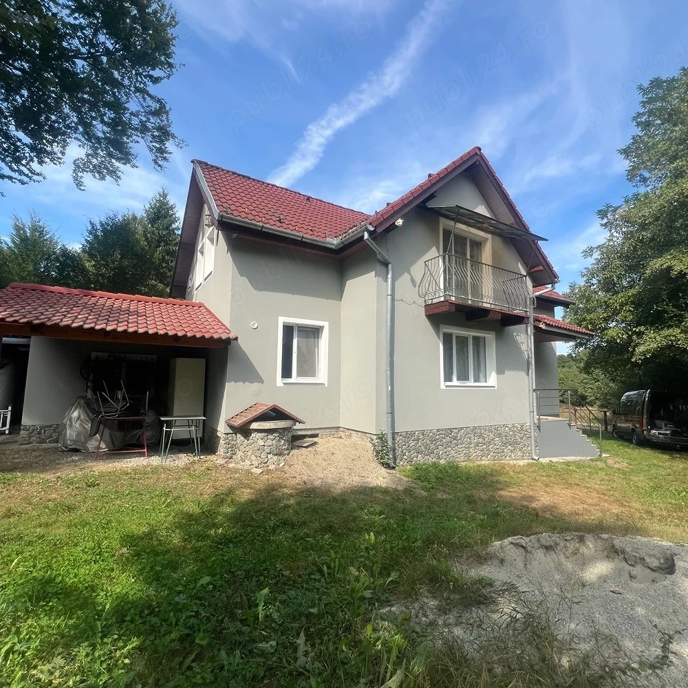 vand casa de vacanta pe Valea Avrigului
