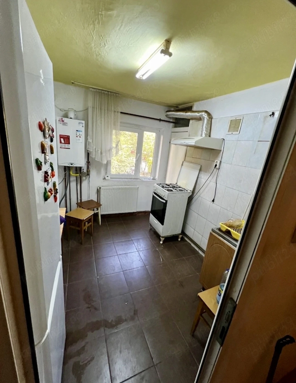 Apartament 2 Camere Decomandat 2 Băi Centrala Proprie Etaj 1 Zona Steaua Shopping City 