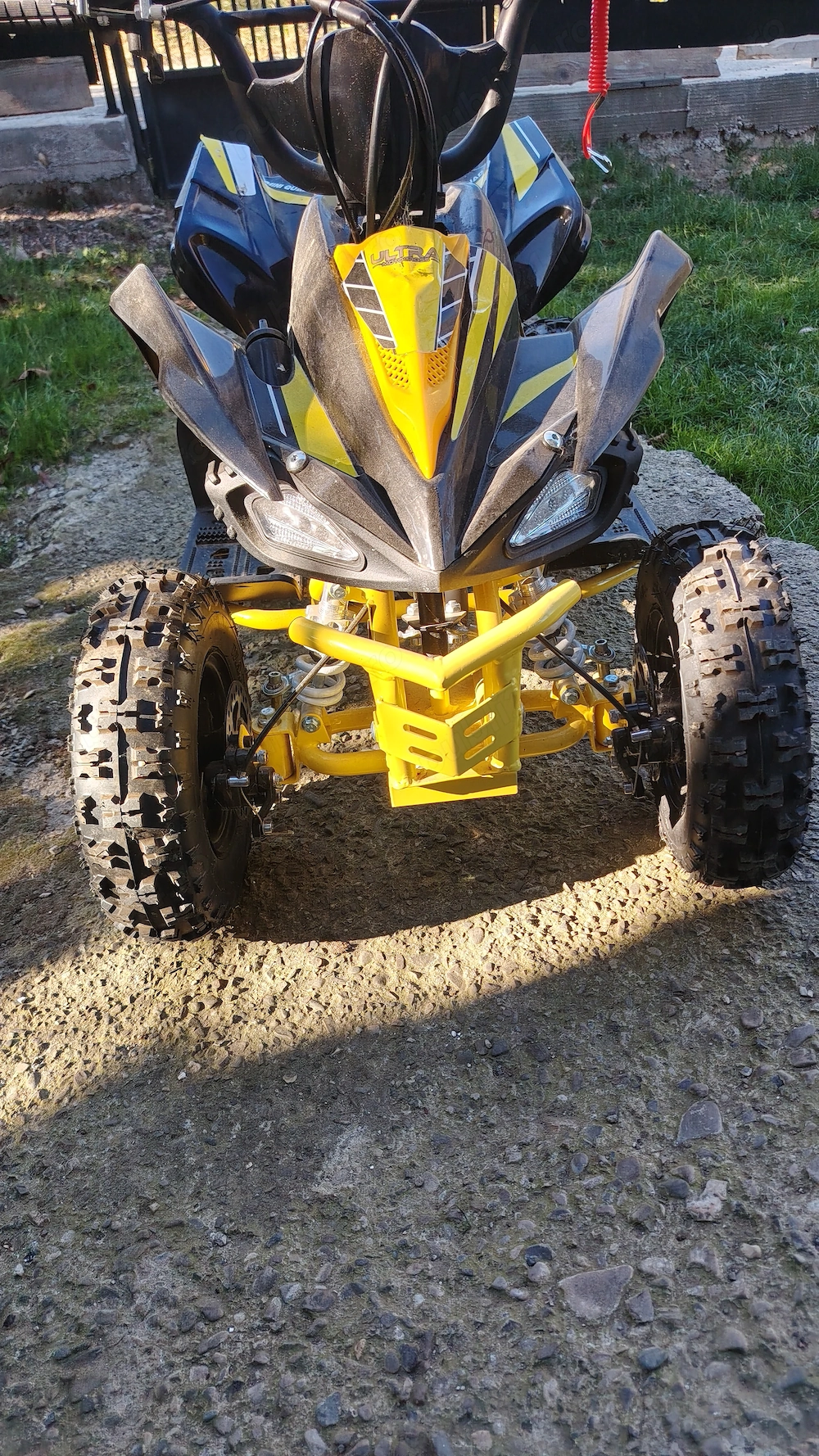 Vând sau schimb mini ATV 